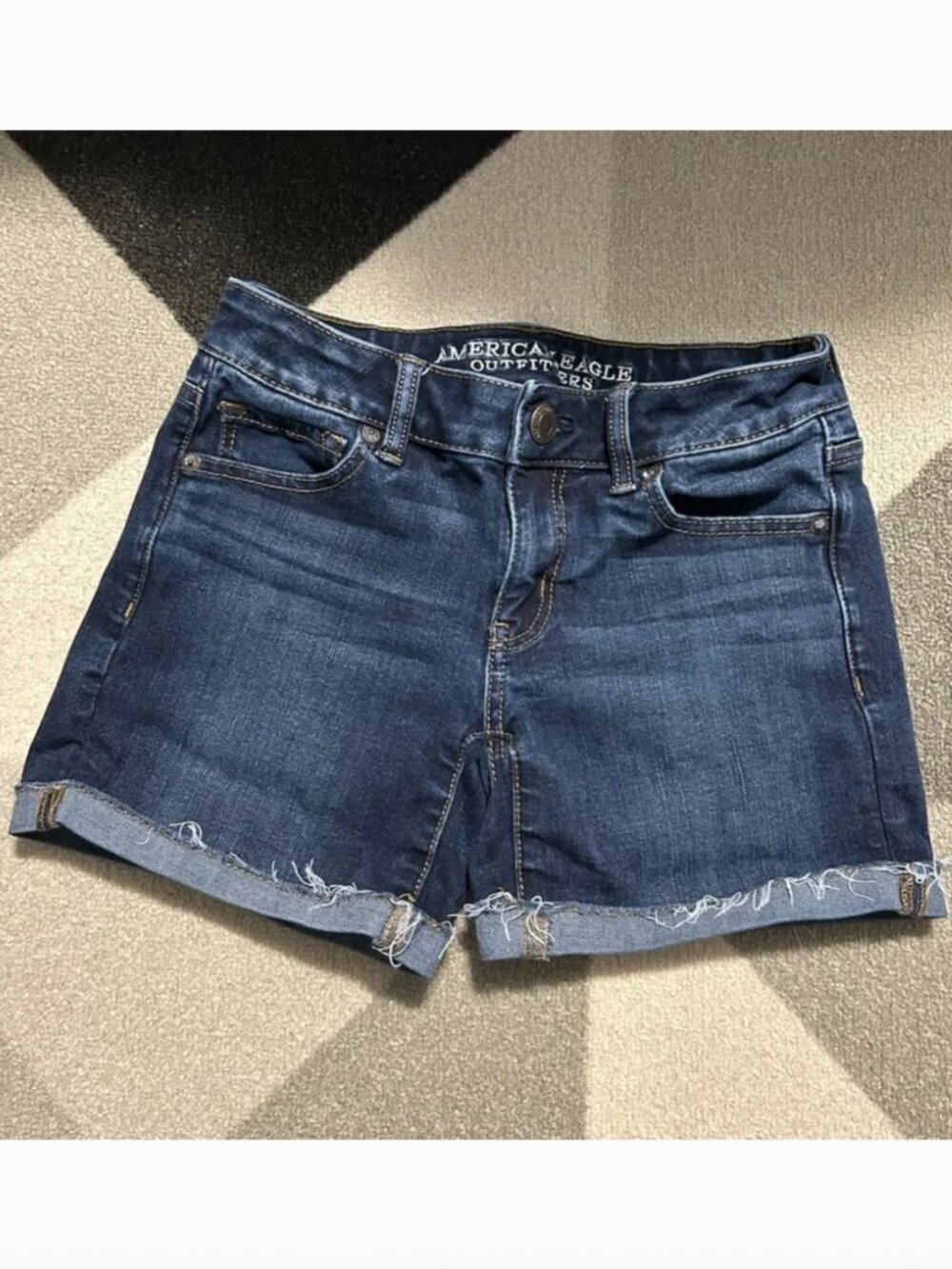 American Eagle Raw‎ Hem/Rolled Midi Jean Shorts Women's Size 0